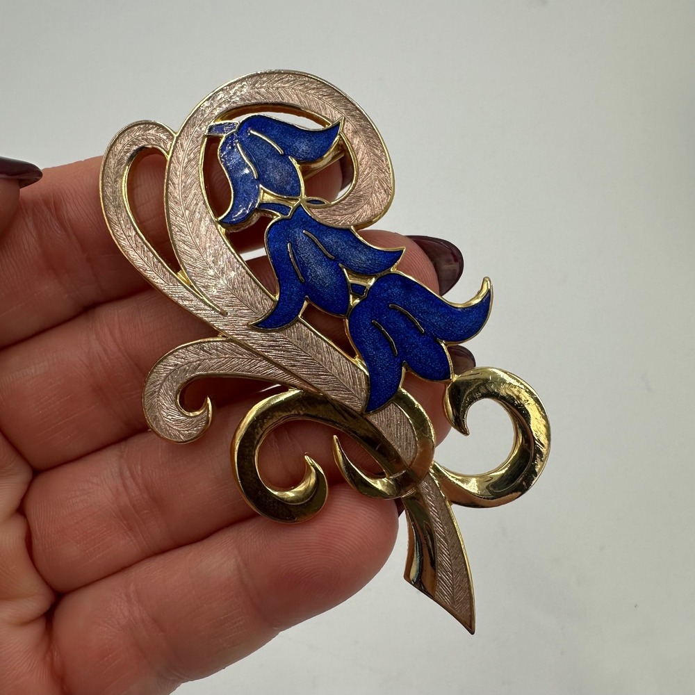 Vintage Fish & Crown Signed Blue Bell Floral Enamel Brooch Pin Gold Tone